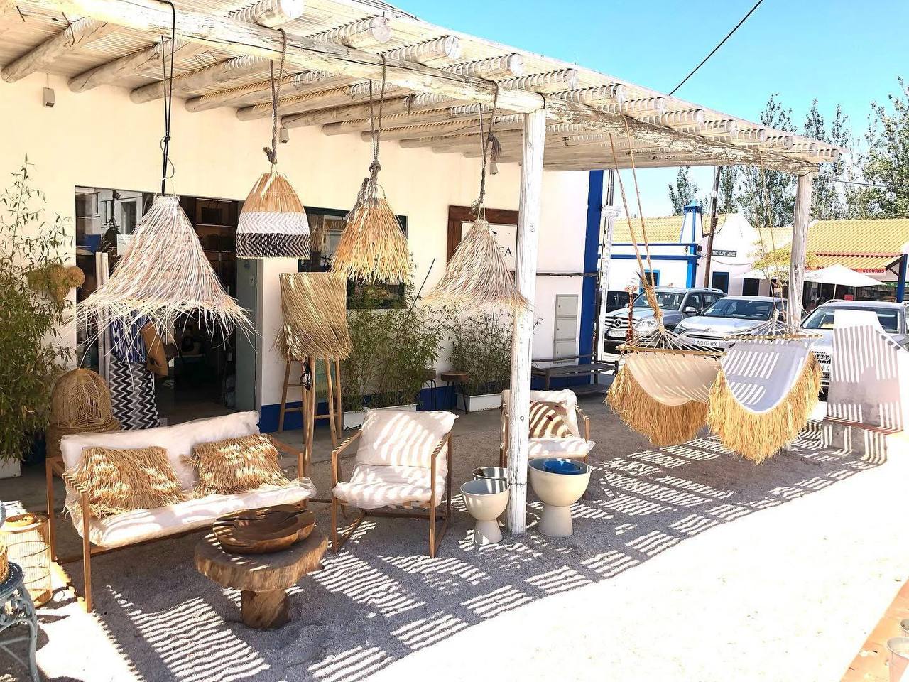 BRIFFA Comporta — Espaço exterior com candeeiros e mobiliário